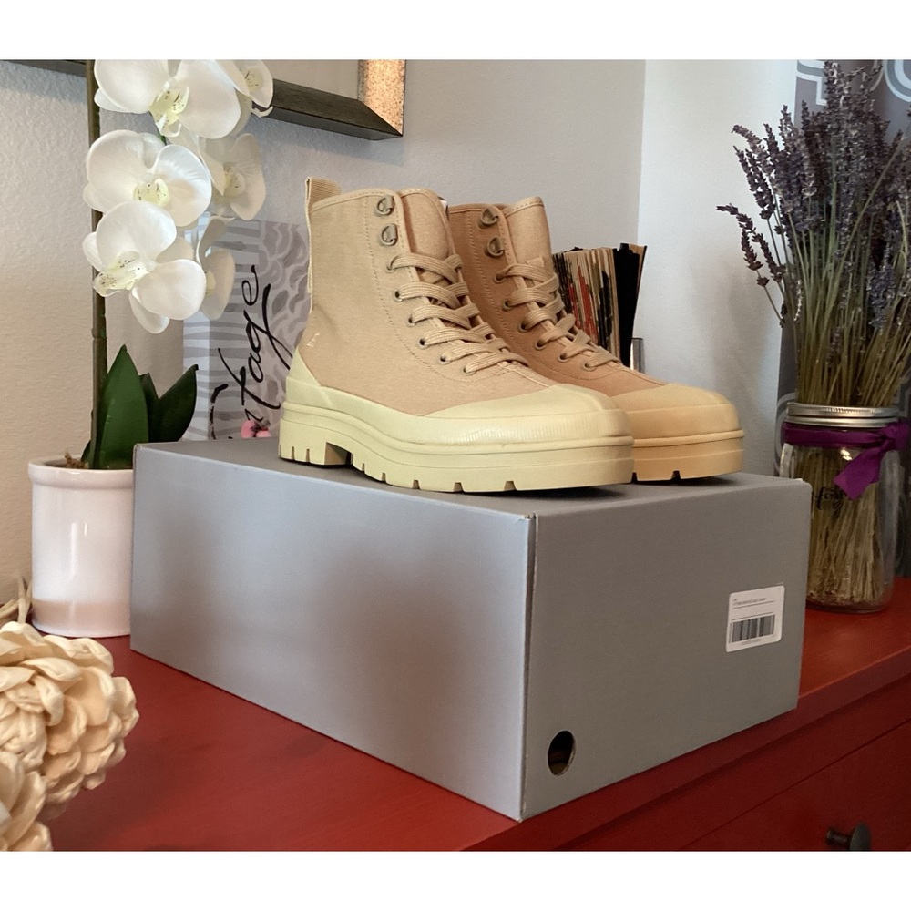 Everlane Canvas Utility Boots - Picture 2 of 7